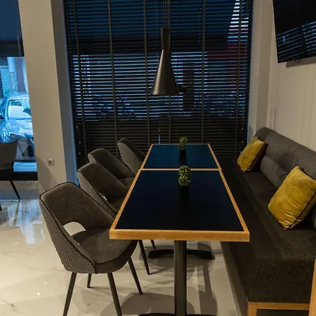 Grand Port Bed & Breakfast 4*