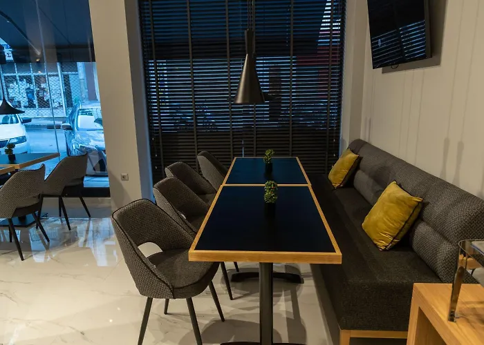 Grand Port Oda ve Kahvaltı 4*